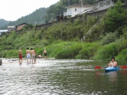川遊び